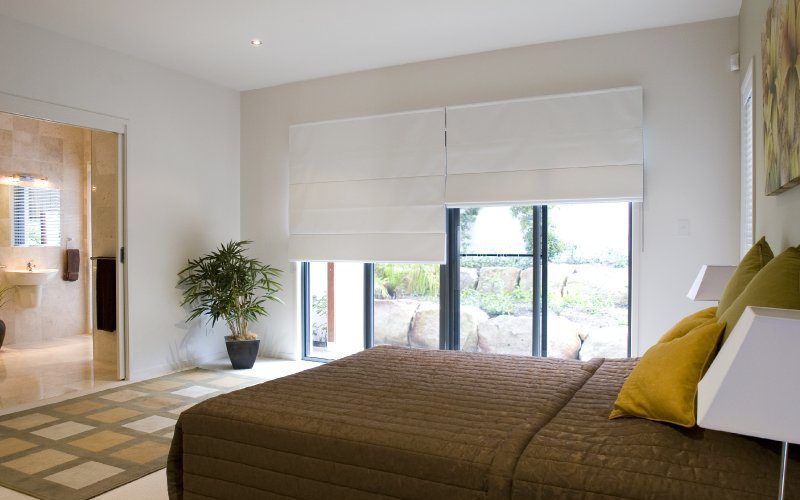 Rèm roman được dùng nhiều ở cửa sổ phòng ngủ để tạo sự riêng tư